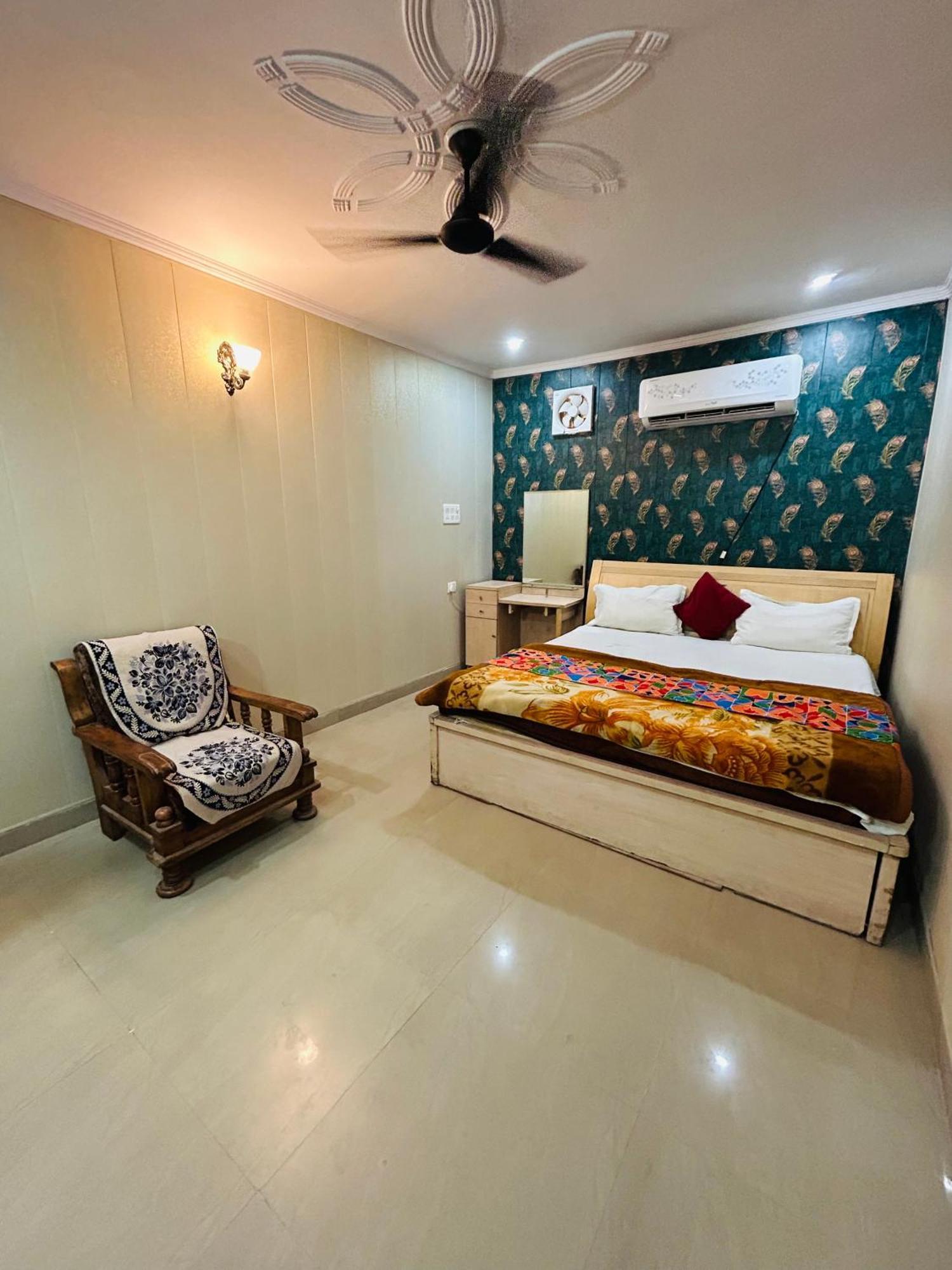 Sainik Guest House 500Mtr From Medanta Hospital Lucknow Exterior photo